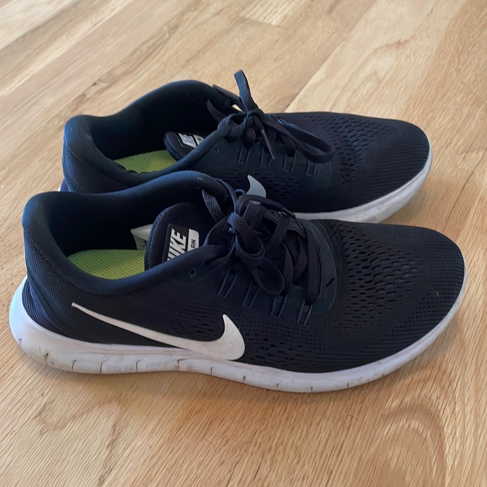 Black Nike Sneakers